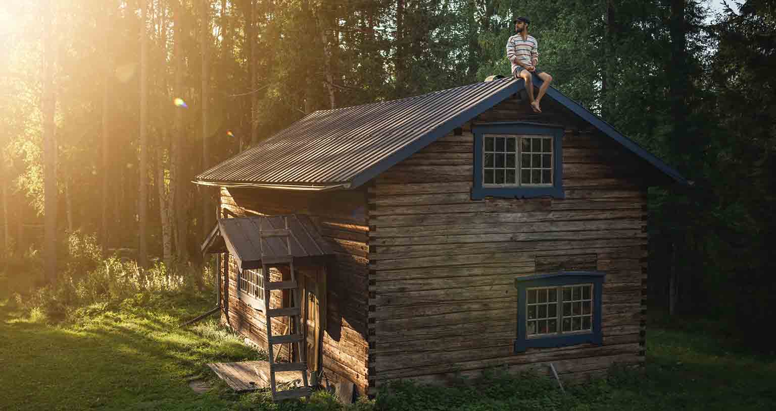 YouTuber Kalle Flodin- Leben in einer Holzhütte in Schweden